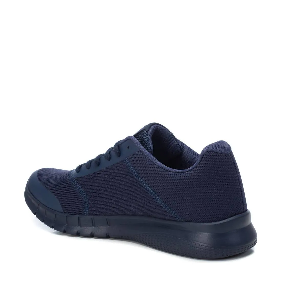 ZAPATILLA DE HOMBRE XTI BASIC 03563303